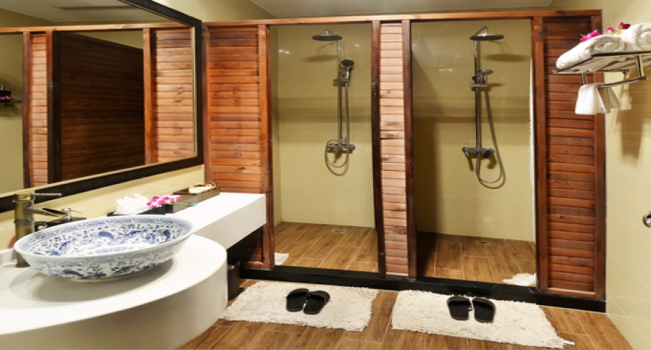 Bathrooms With A 1920s Twist