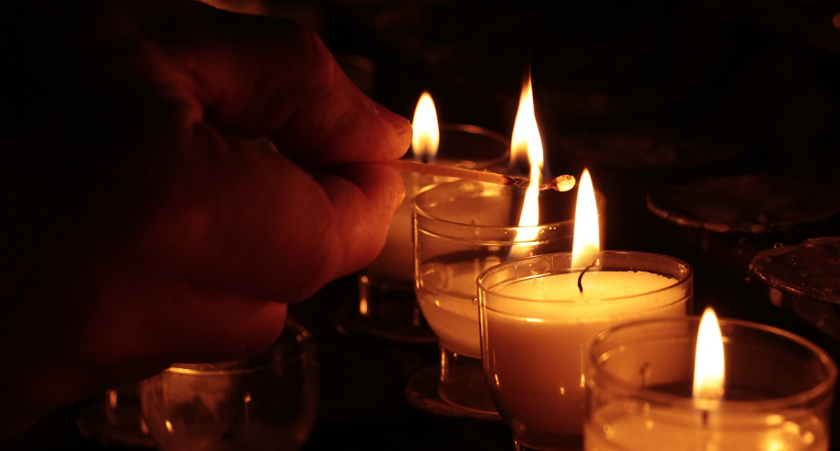 8,400 Candle Fires Reported Annually